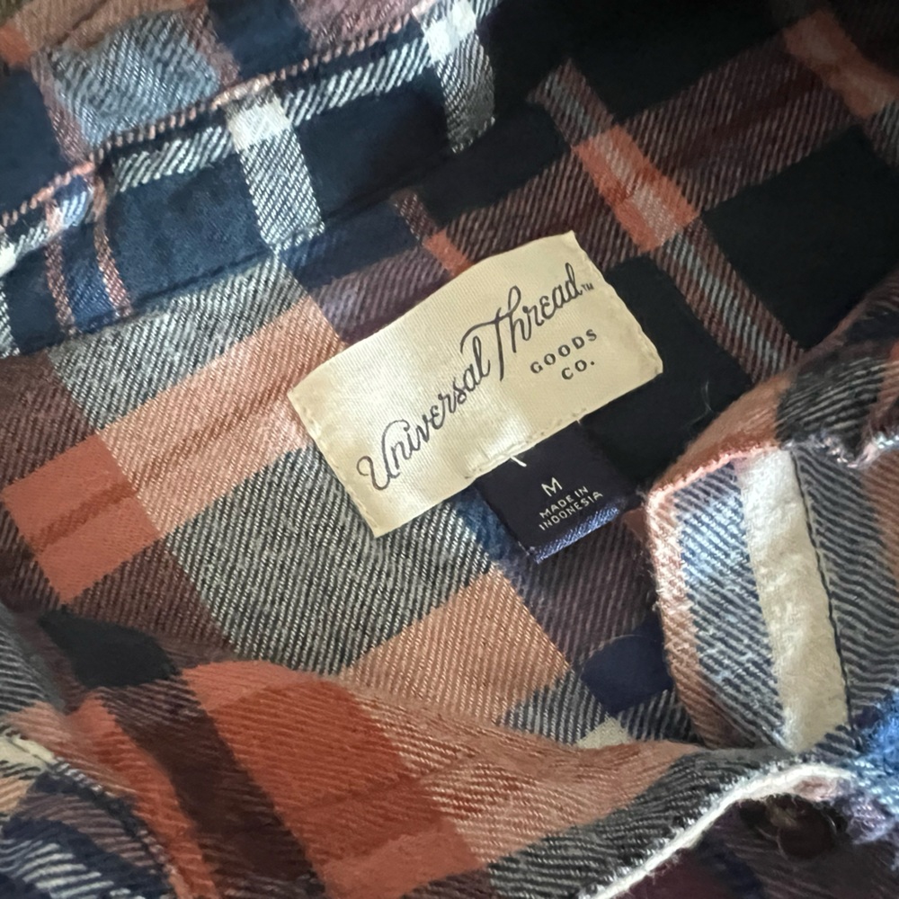 Plaid Button-Up Shirt - Universal Thread 🍂🍁❄️ - Picture 3 of 5
